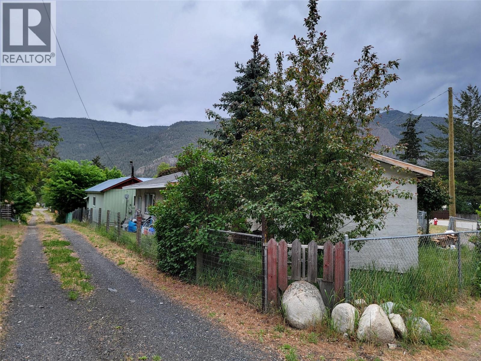 981 Scott Avenue - 40