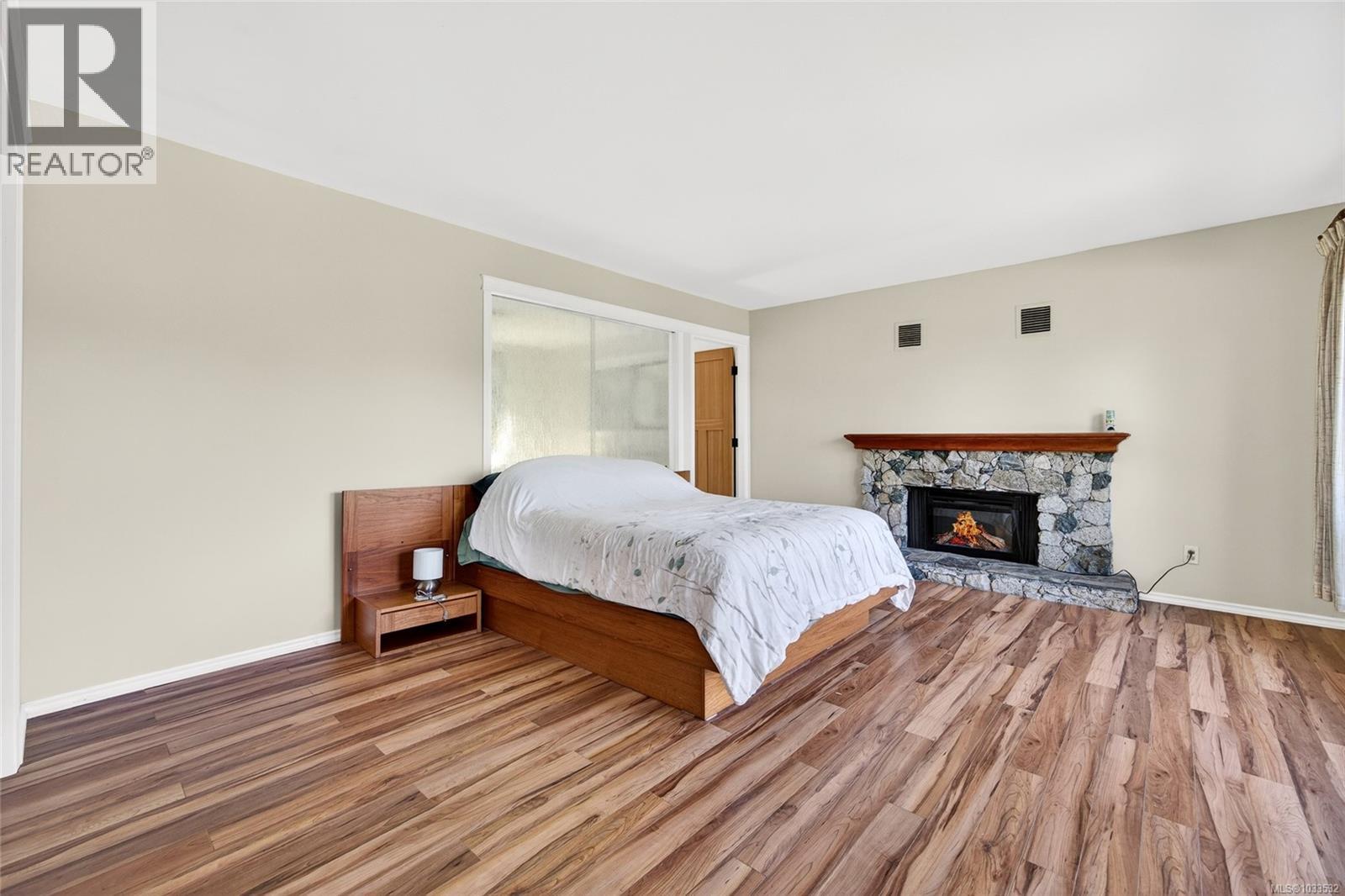 251 Price Rd - 16