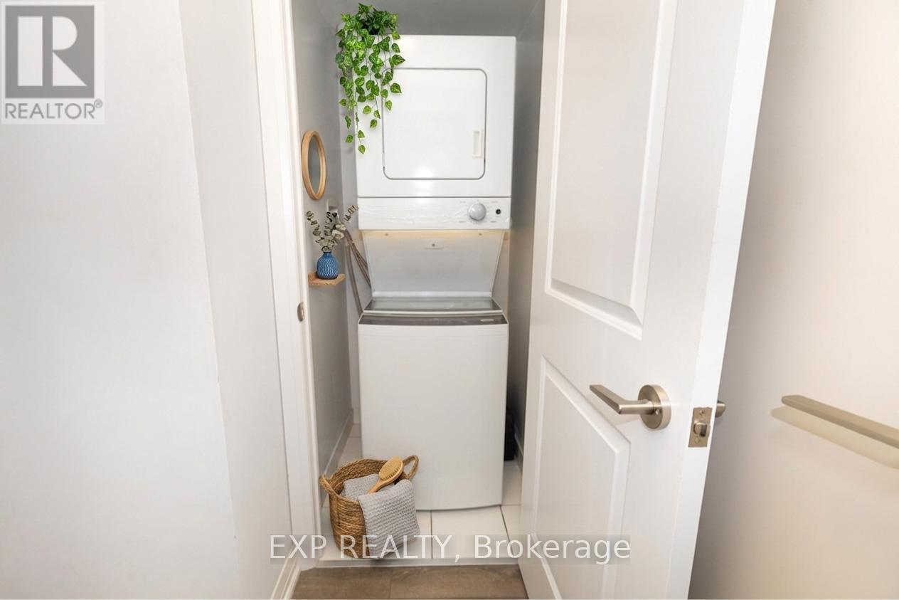 #707 30 MEADOWGLEN PLACE W - 9