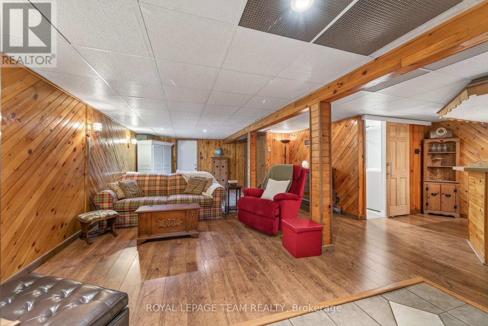 1509 MAYRENE CRESCENT - 34