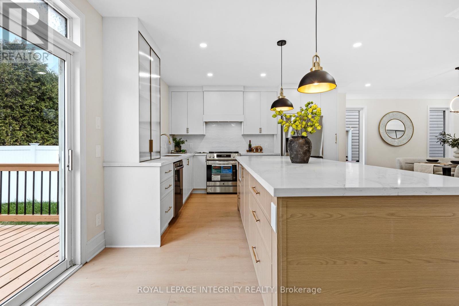 1031 UNICORN AVENUE - 11