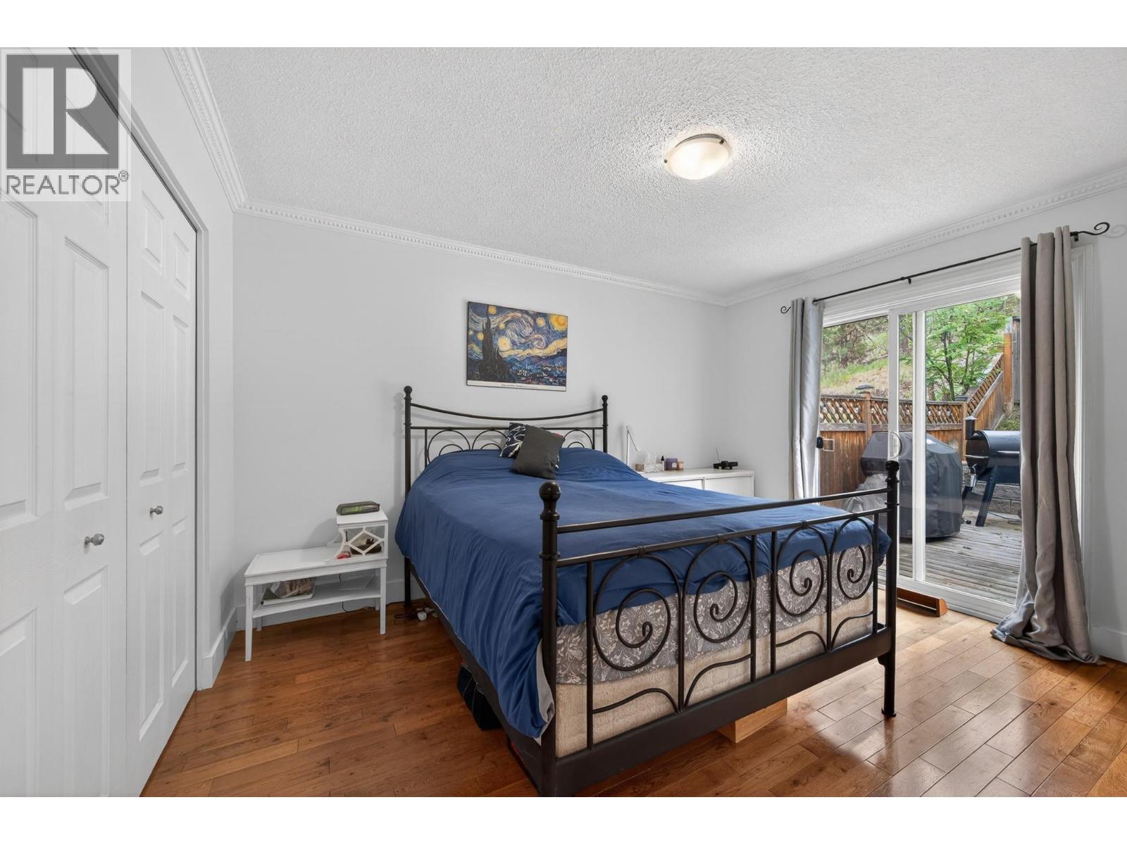 389 Waddington Drive - 10