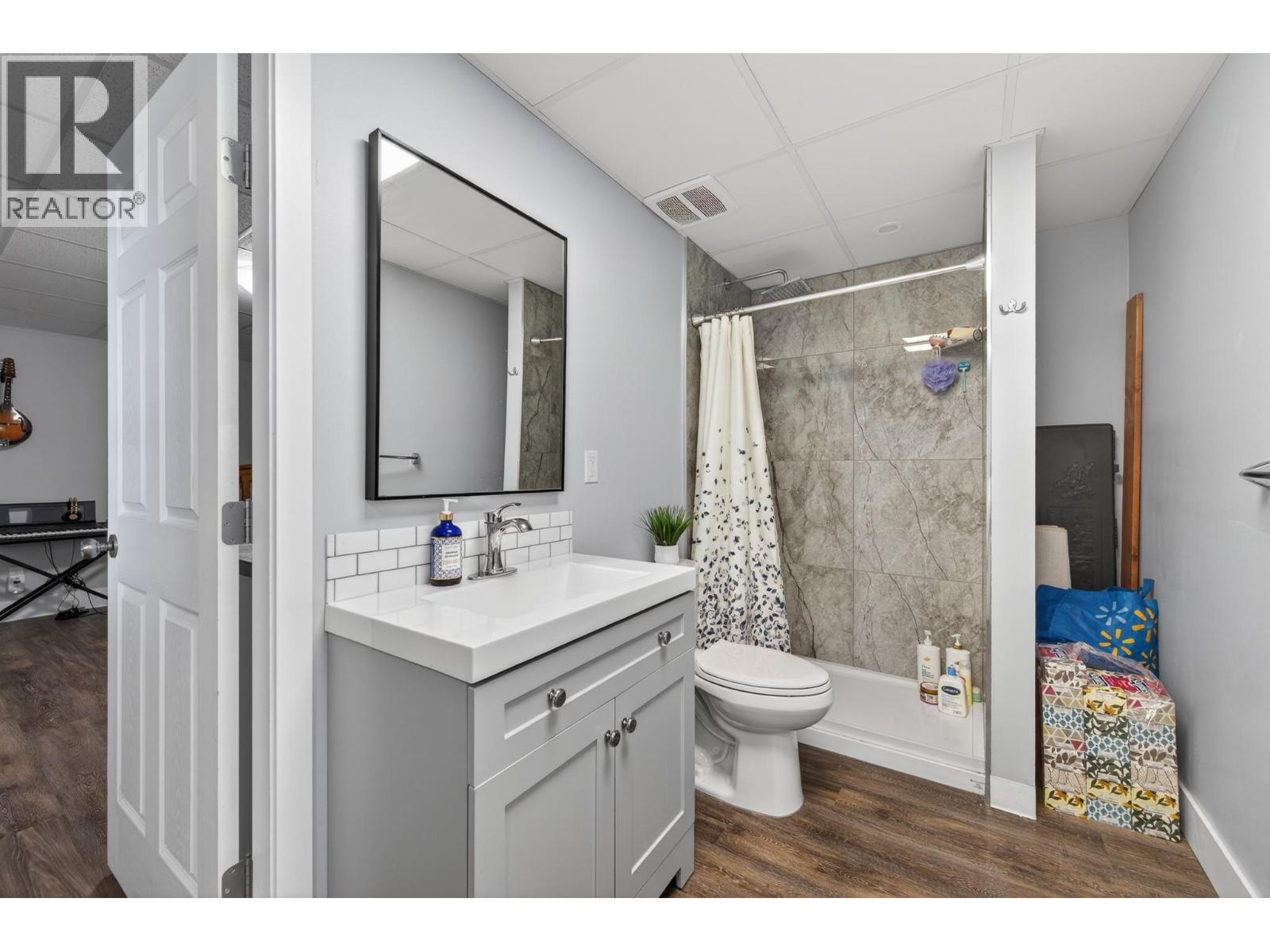 389 Waddington Drive - 23