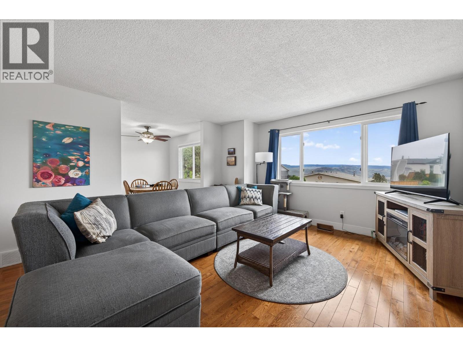 389 Waddington Drive - 4