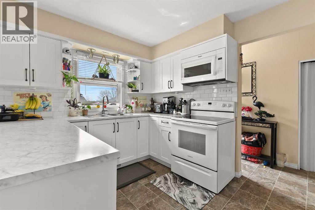 9517 99 Avenue - Image 2