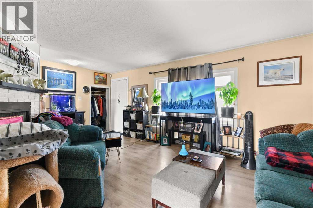 9517 99 Avenue - 8
