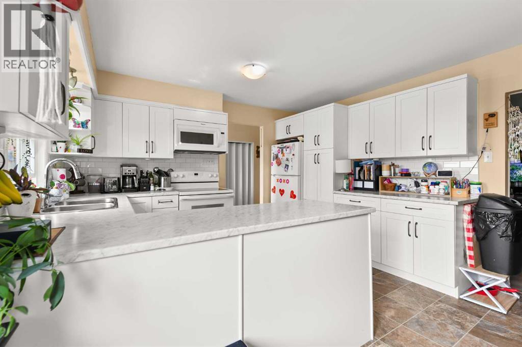 9517 99 Avenue - 7