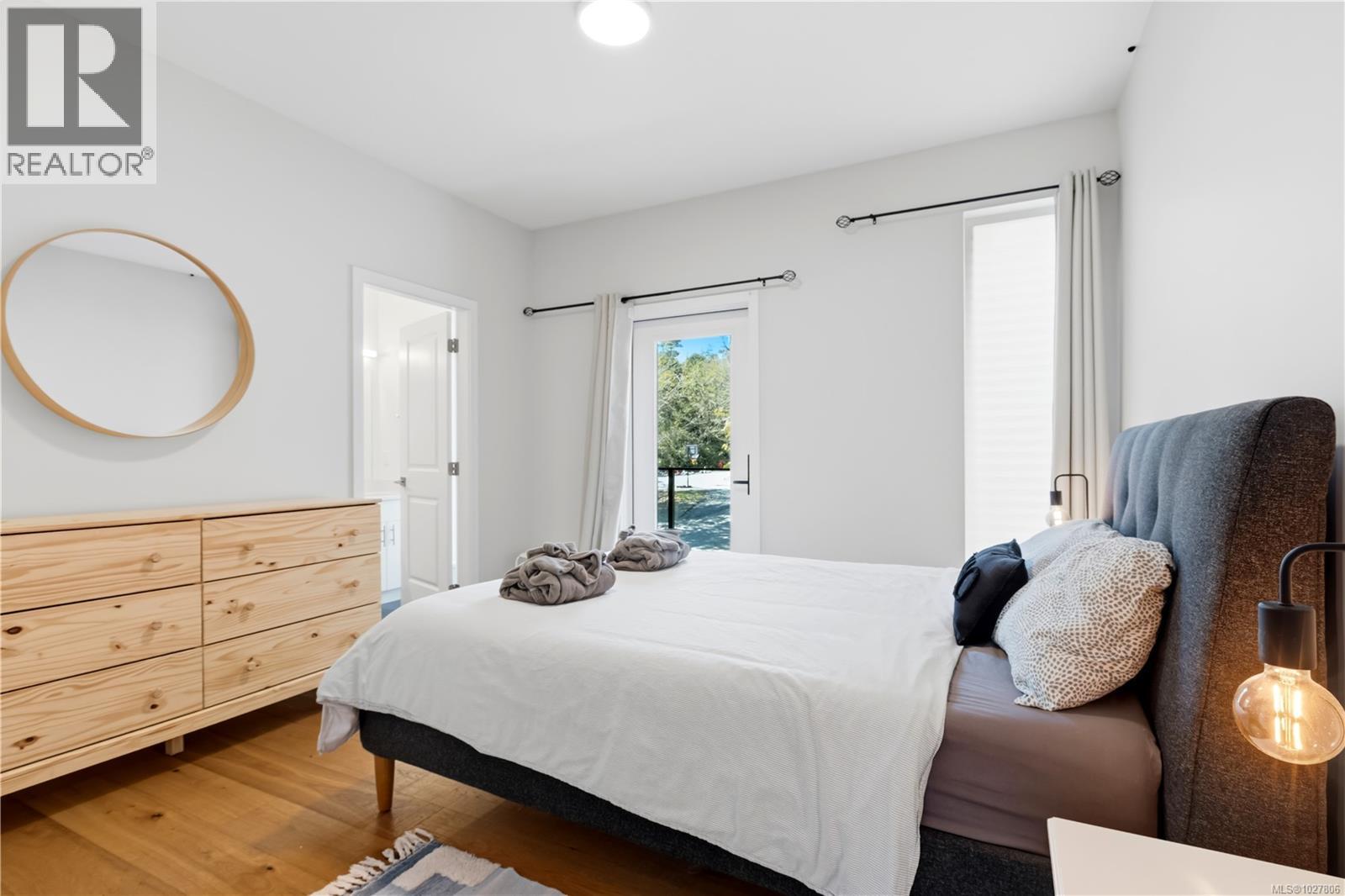823 Lorne White Pl, Ucluelet
