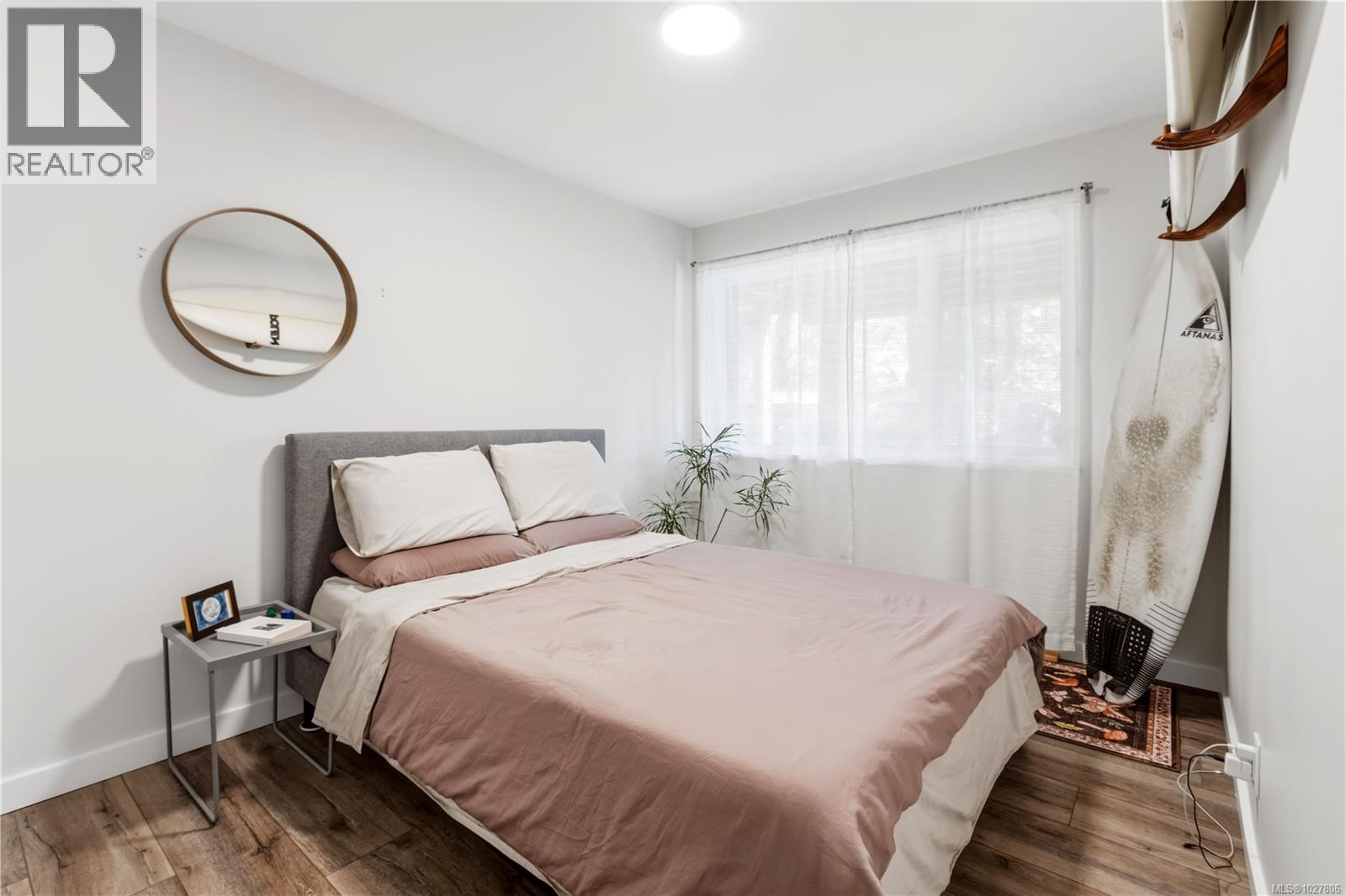 823 Lorne White Pl, Ucluelet