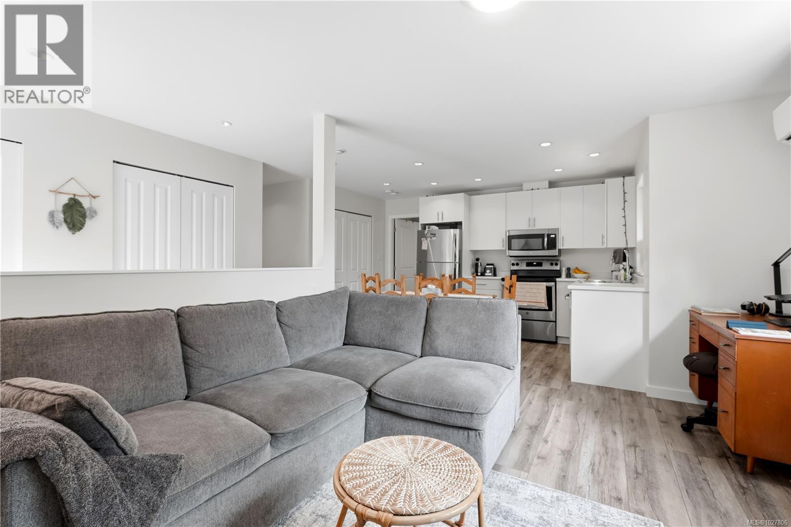 823 Lorne White Pl, Ucluelet