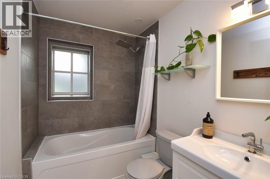 9 MARION Crescent, Dundas, Ontario, L9H1H9 — Photo 19