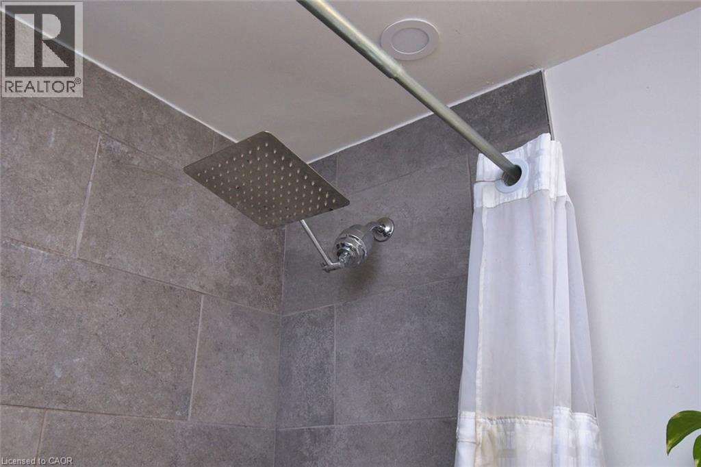 9 MARION Crescent, Dundas, Ontario, L9H1H9 — Photo 21