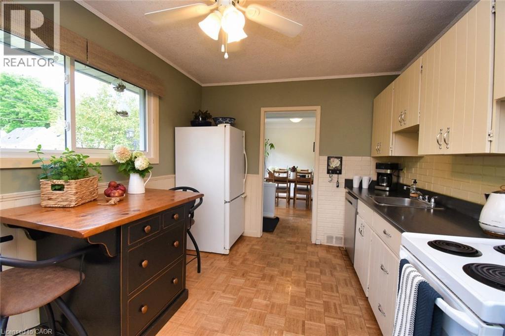 9 MARION Crescent, Dundas, Ontario, L9H1H9 — Photo 22