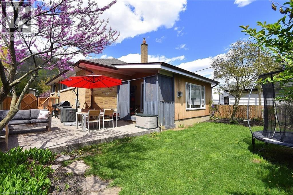 9 MARION Crescent, Dundas, Ontario, L9H1H9 — Photo 32