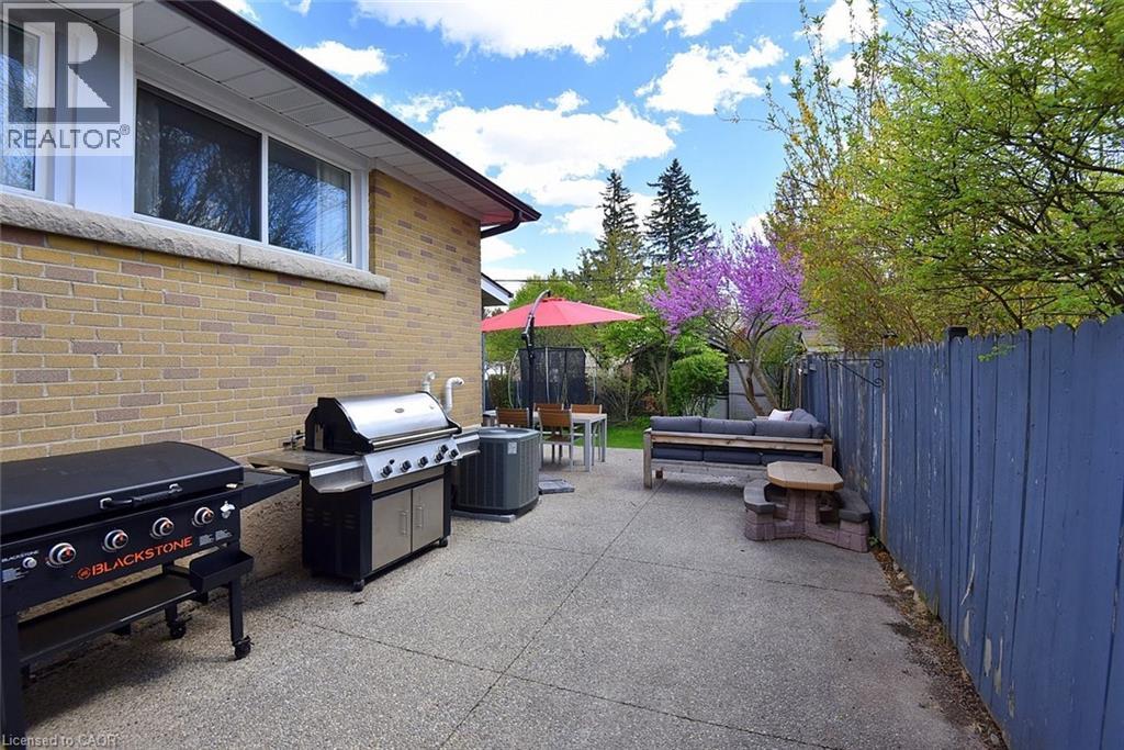 9 MARION Crescent, Dundas, Ontario, L9H1H9 — Photo 37