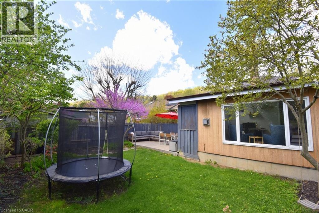 9 MARION Crescent, Dundas, Ontario, L9H1H9 — Photo 40