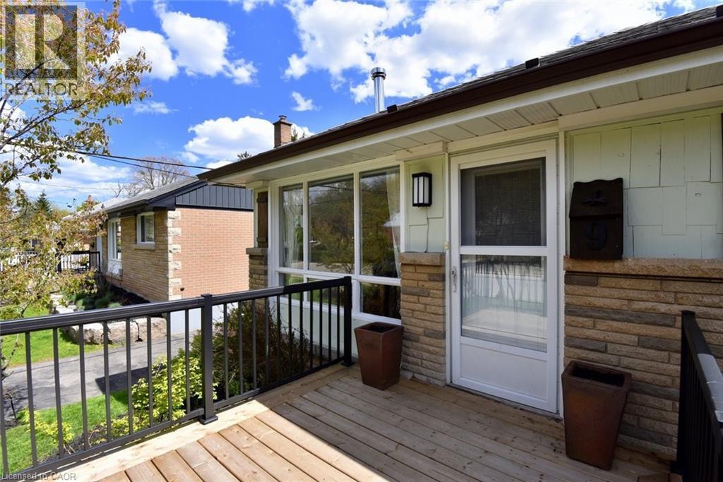 9 MARION Crescent, Dundas, Ontario, L9H1H9 — Photo 7