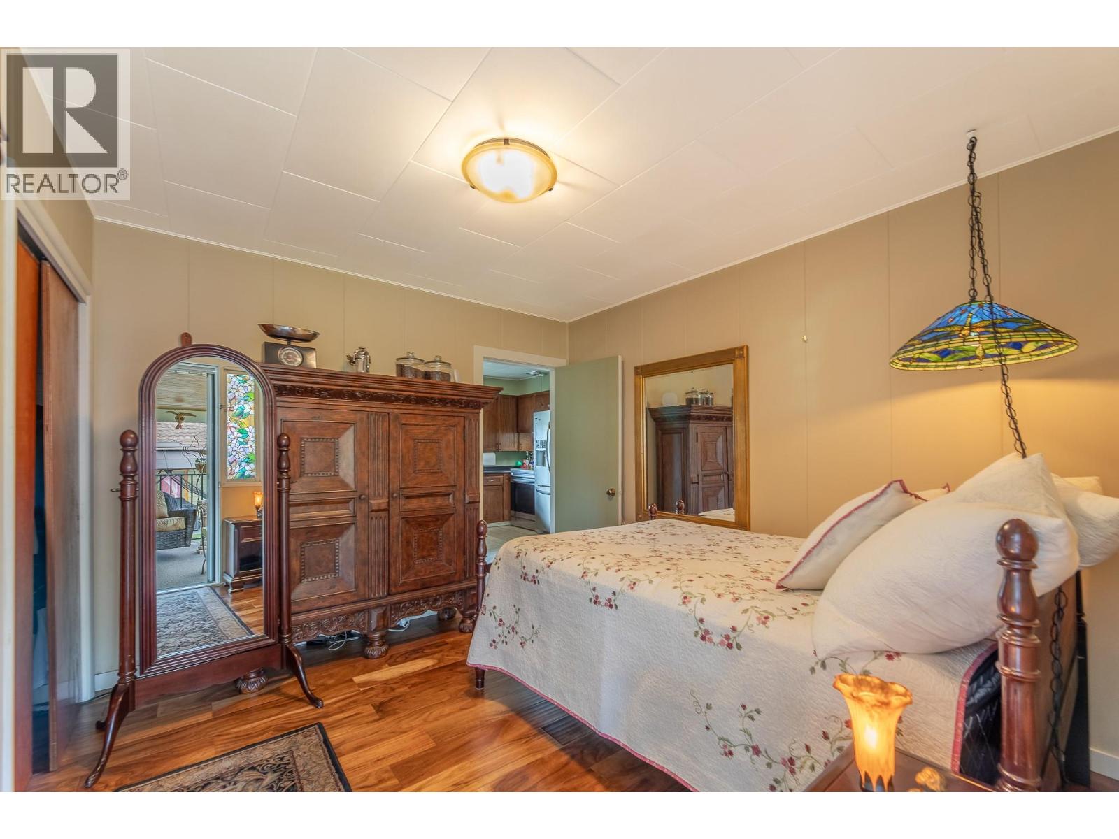  14001 McPherson Avenue, Summerland