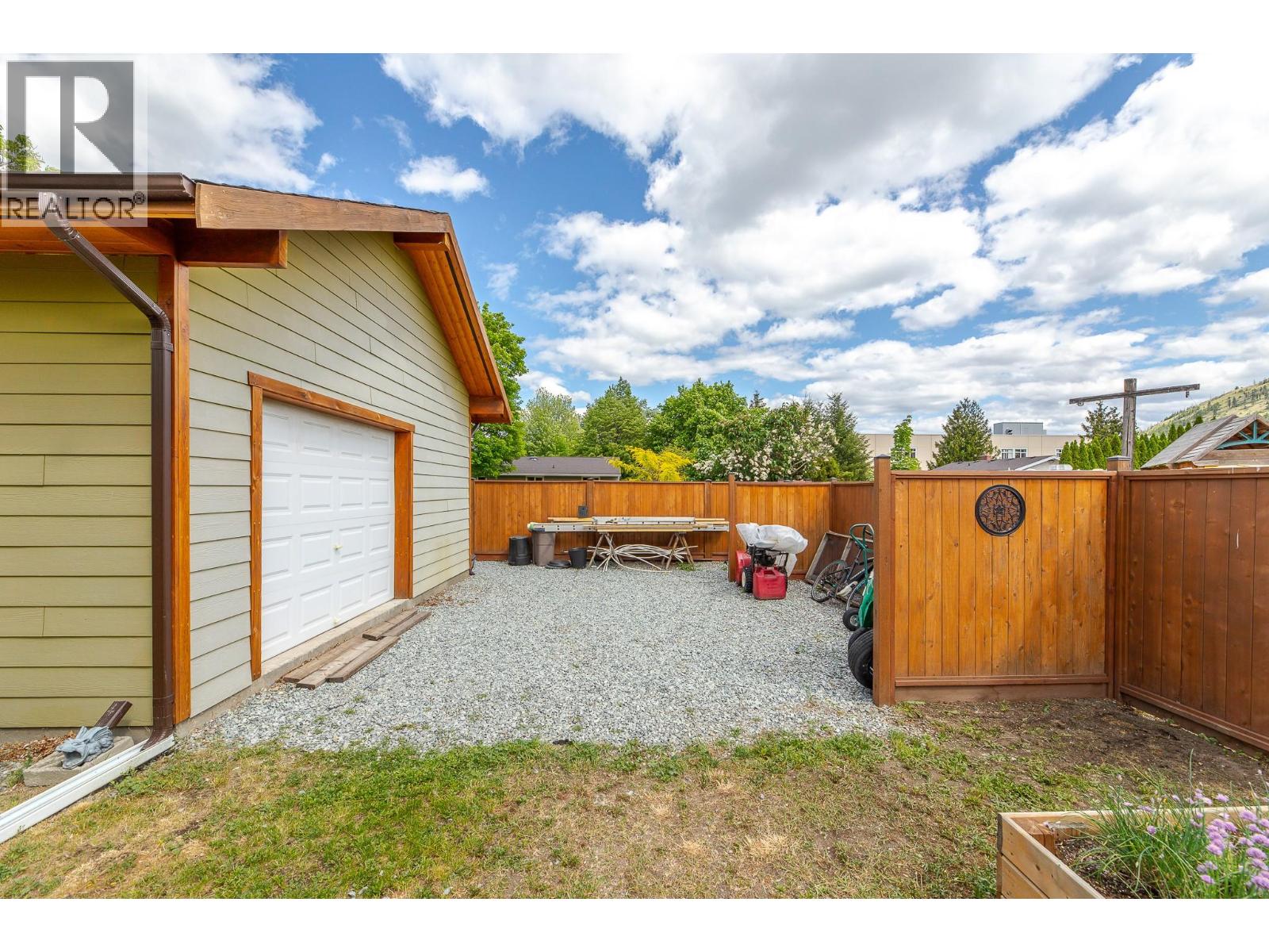  14001 McPherson Avenue, Summerland