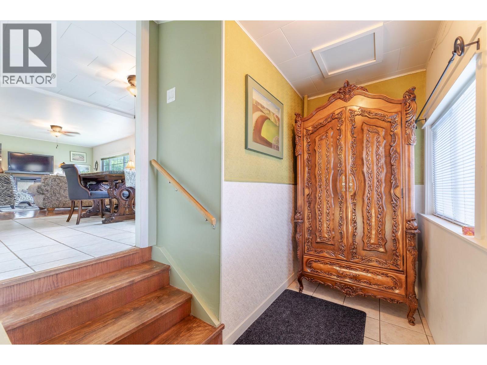  14001 McPherson Avenue, Summerland