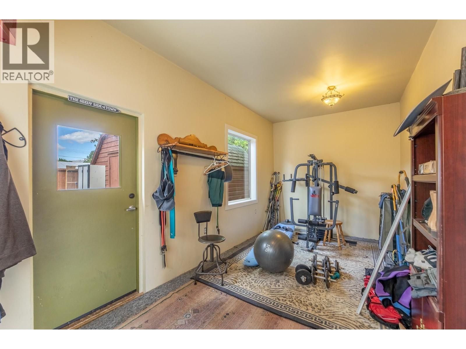  14001 McPherson Avenue, Summerland