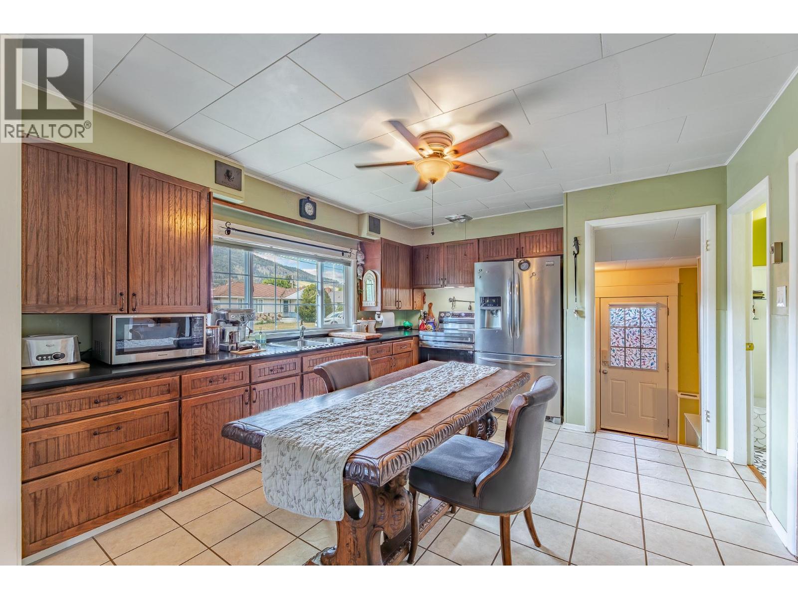  14001 McPherson Avenue, Summerland