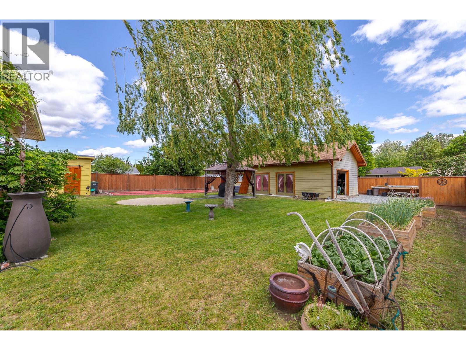  14001 McPherson Avenue, Summerland