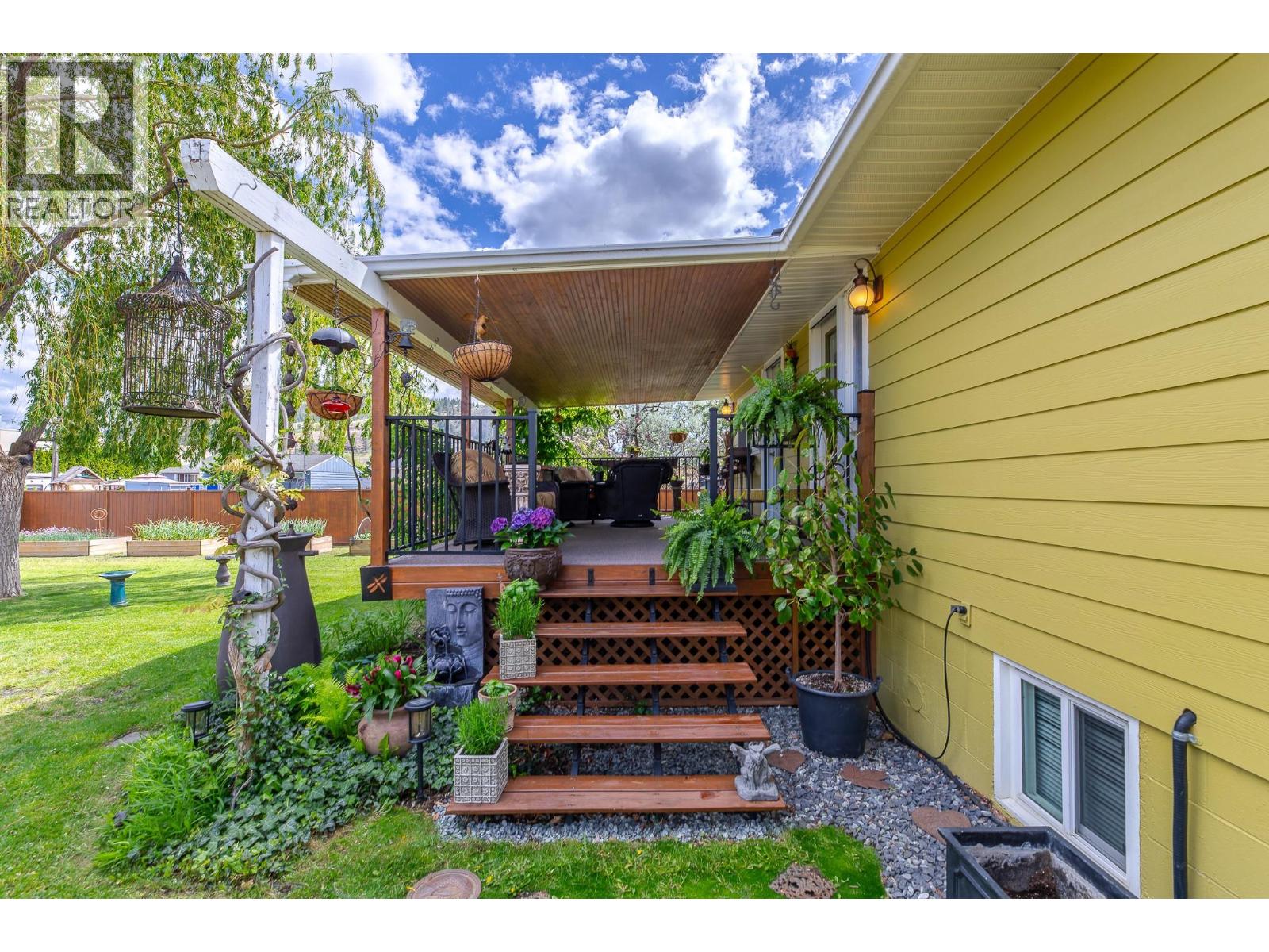 14001 McPherson Avenue, Summerland