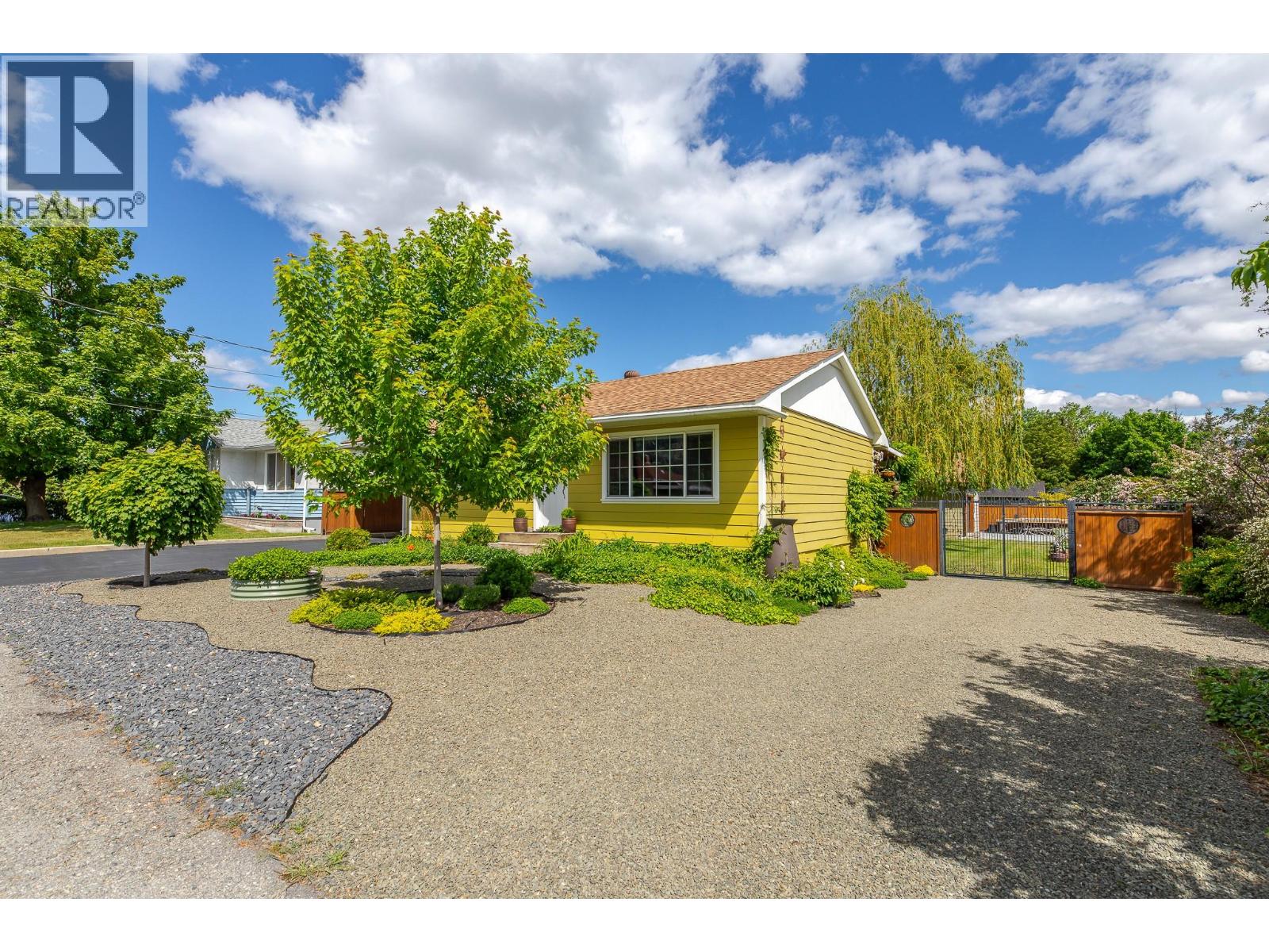  14001 McPherson Avenue, Summerland