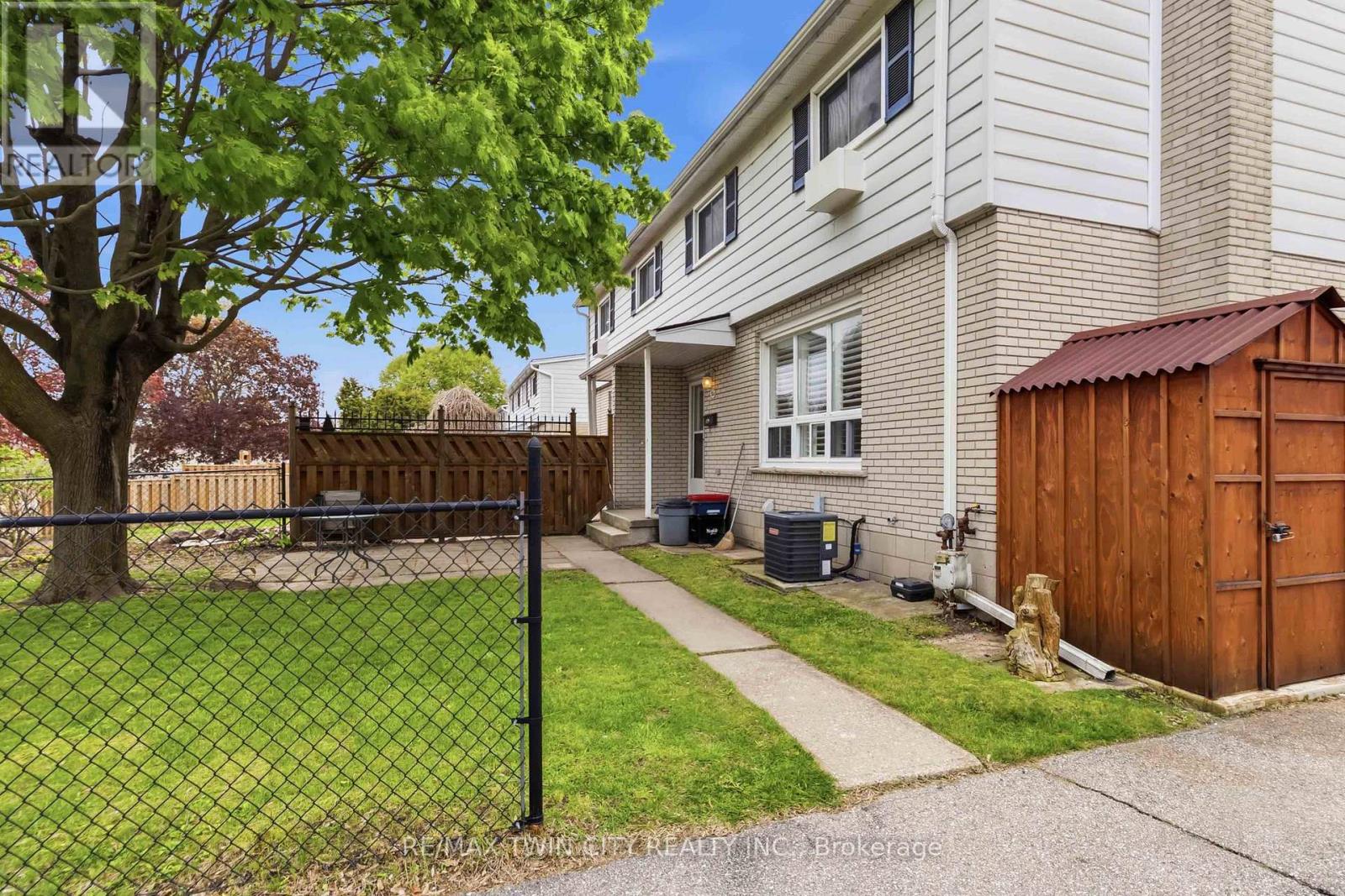 #C 51 METCALFE CRESCENT - 1