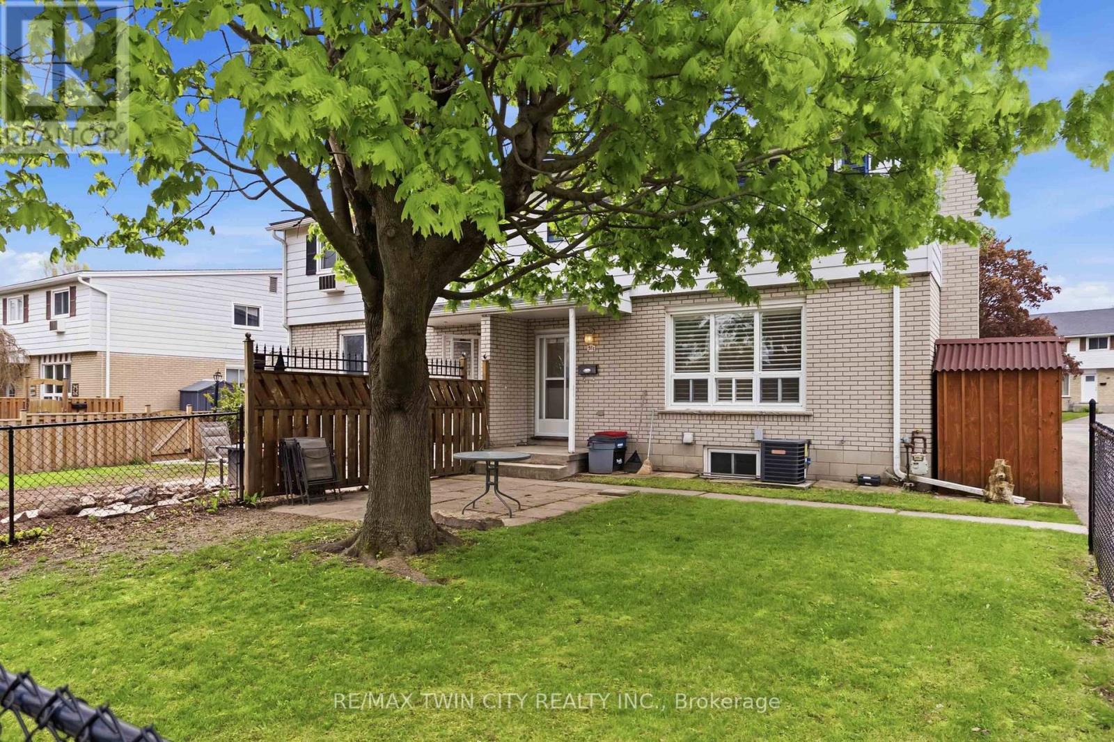 #C 51 METCALFE CRESCENT - 2
