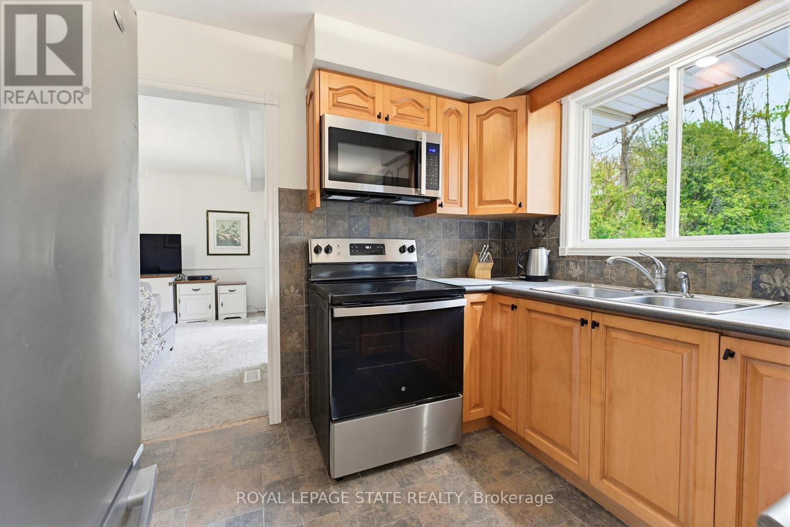 10 HUISMAN LANE - 15