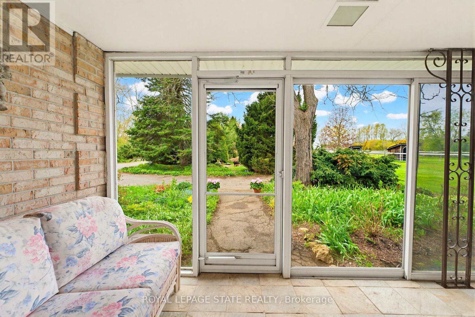 10 HUISMAN LANE - 7
