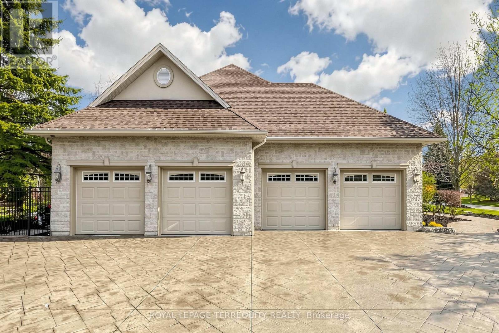 63 GRAYFIELD DRIVE - 39