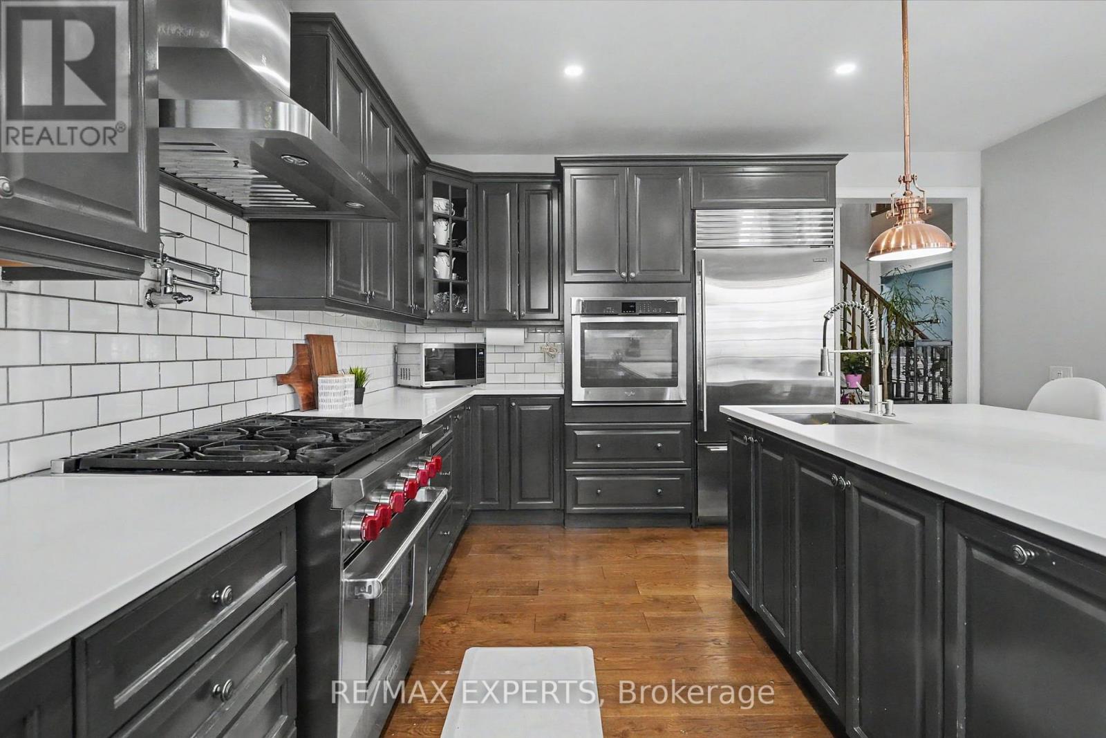 74 DUNROBIN CRESCENT - 26