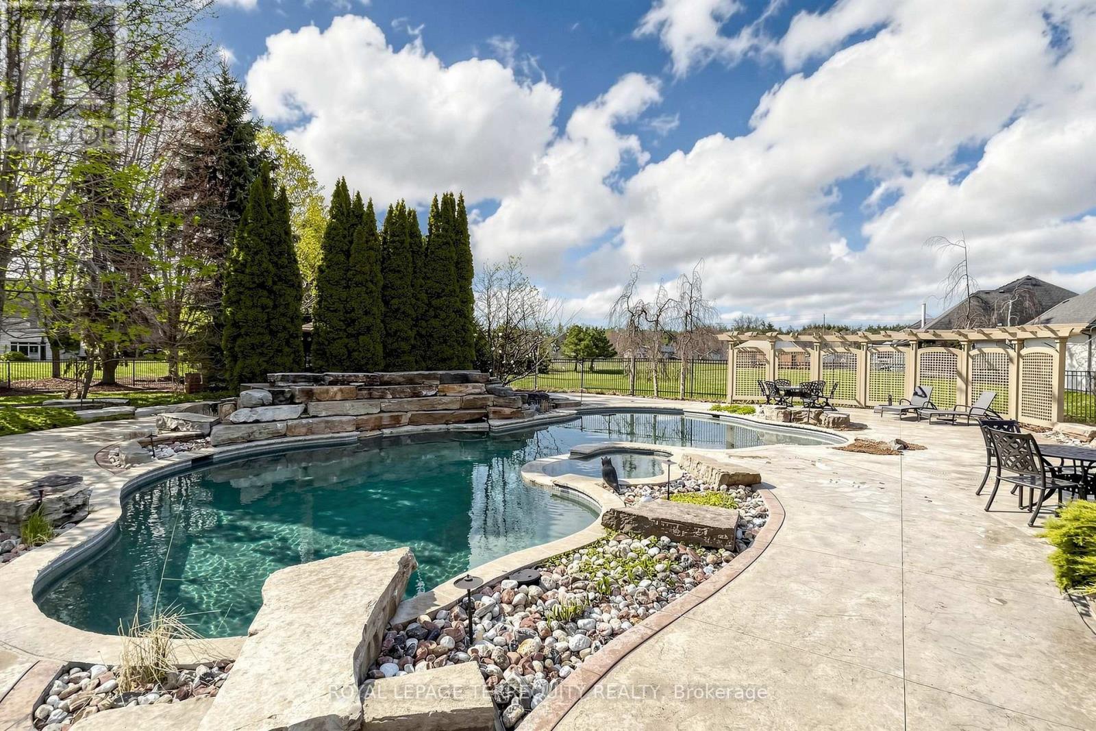 63 GRAYFIELD DRIVE - 43
