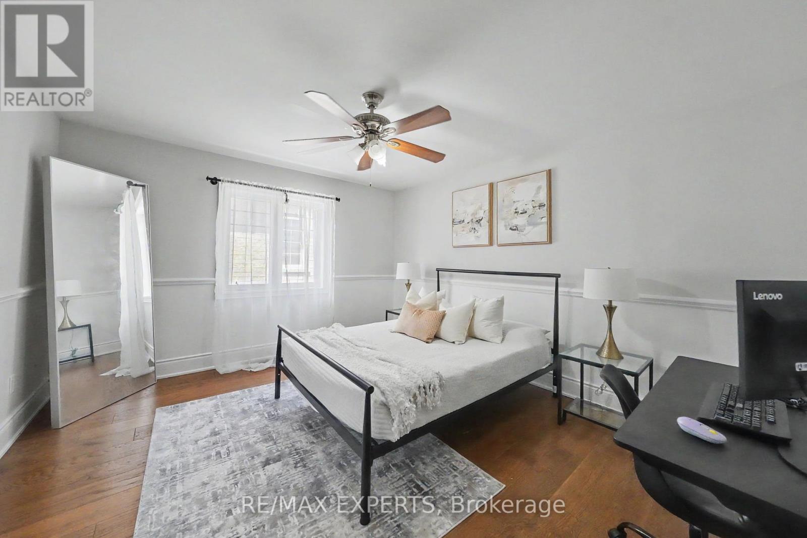 74 DUNROBIN CRESCENT - 39