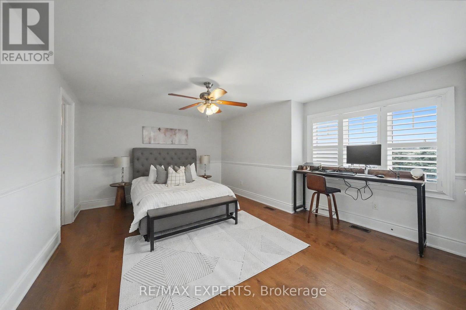 74 DUNROBIN CRESCENT - 45