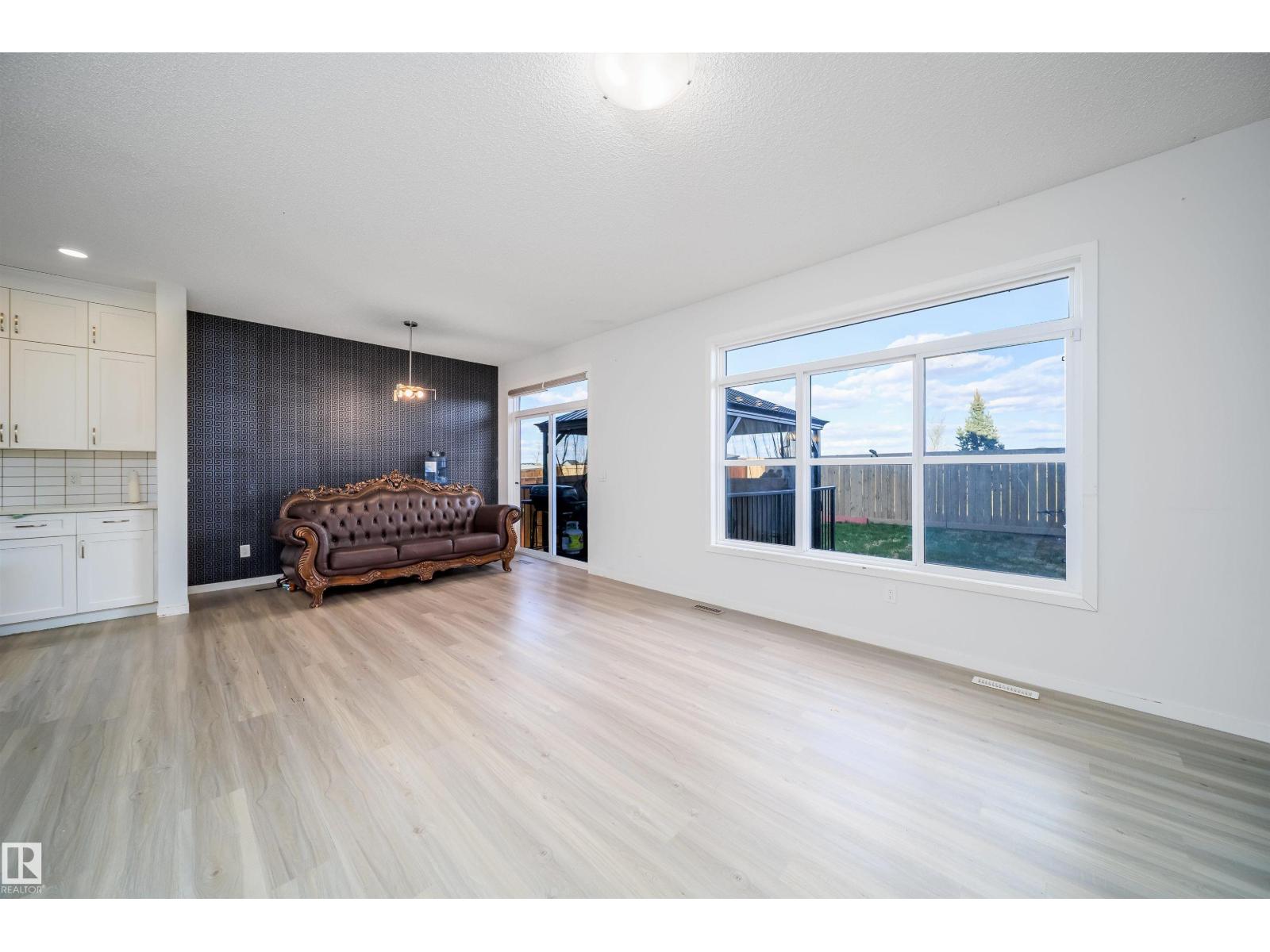 9651 229 ST NW, Edmonton