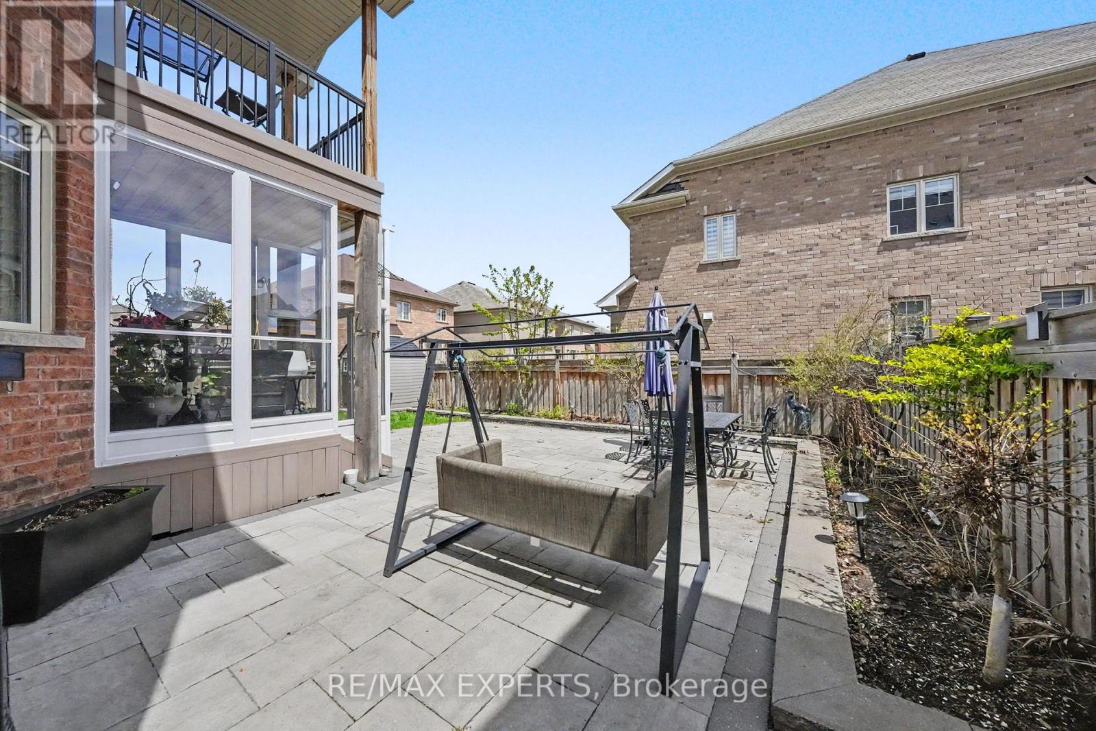 74 DUNROBIN CRESCENT - 49