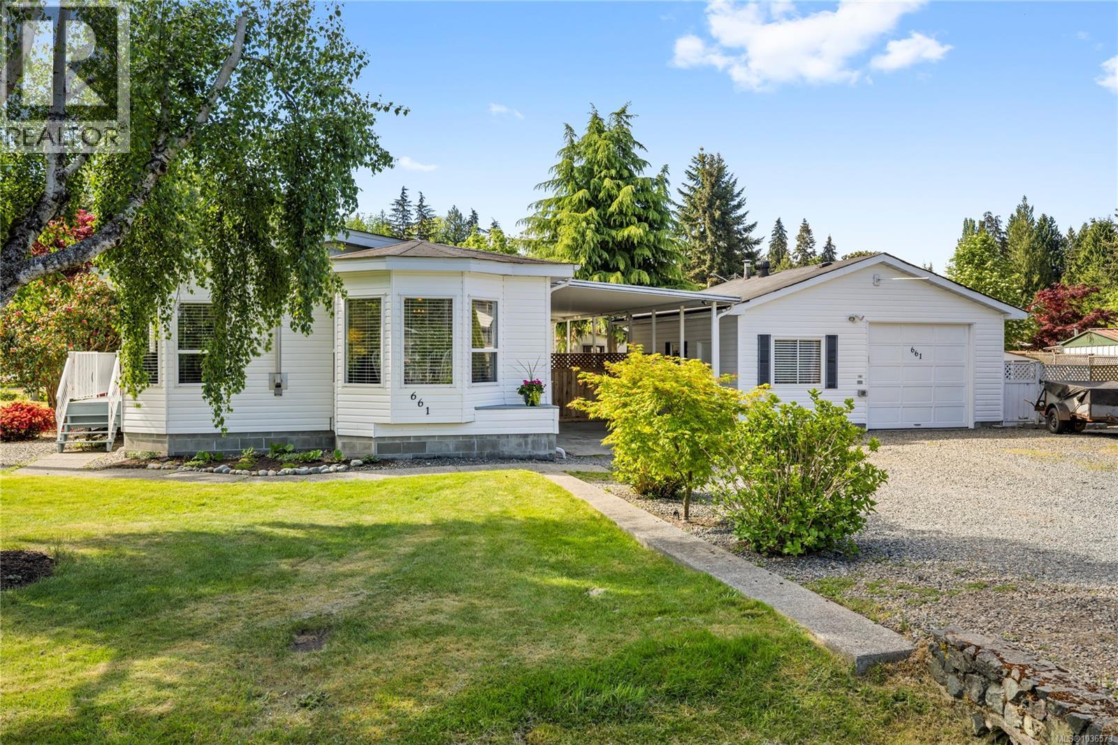 661 Barclay Cres N - 1