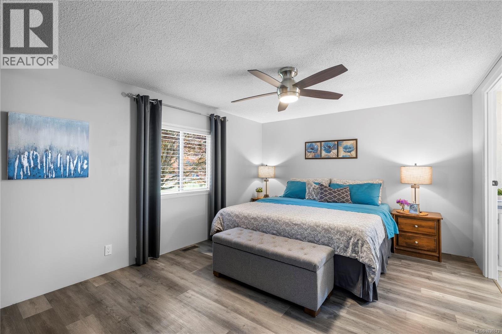 661 Barclay Cres N - 12