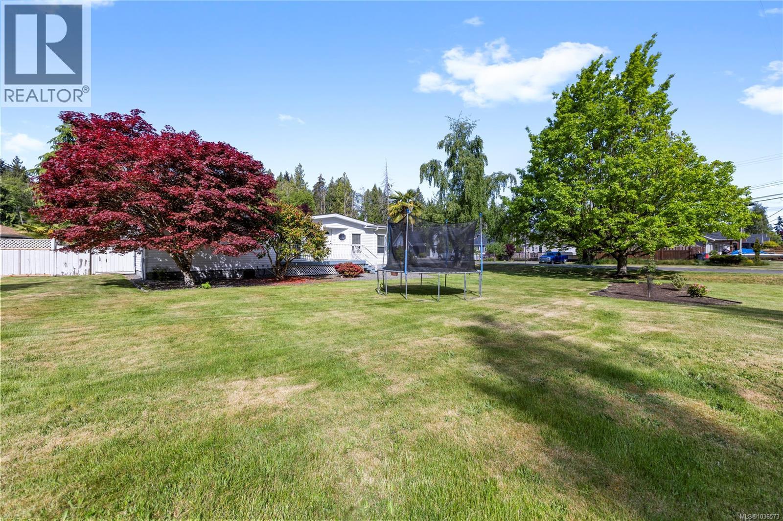 661 Barclay Cres N - 18
