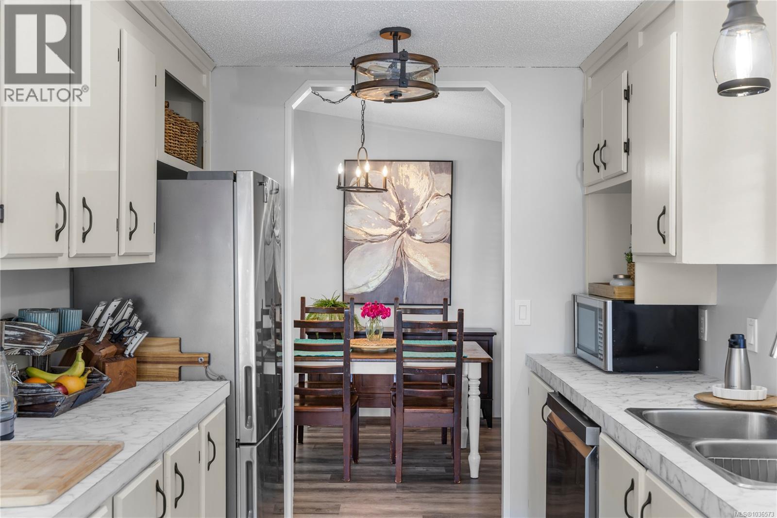 661 Barclay Cres N - 41