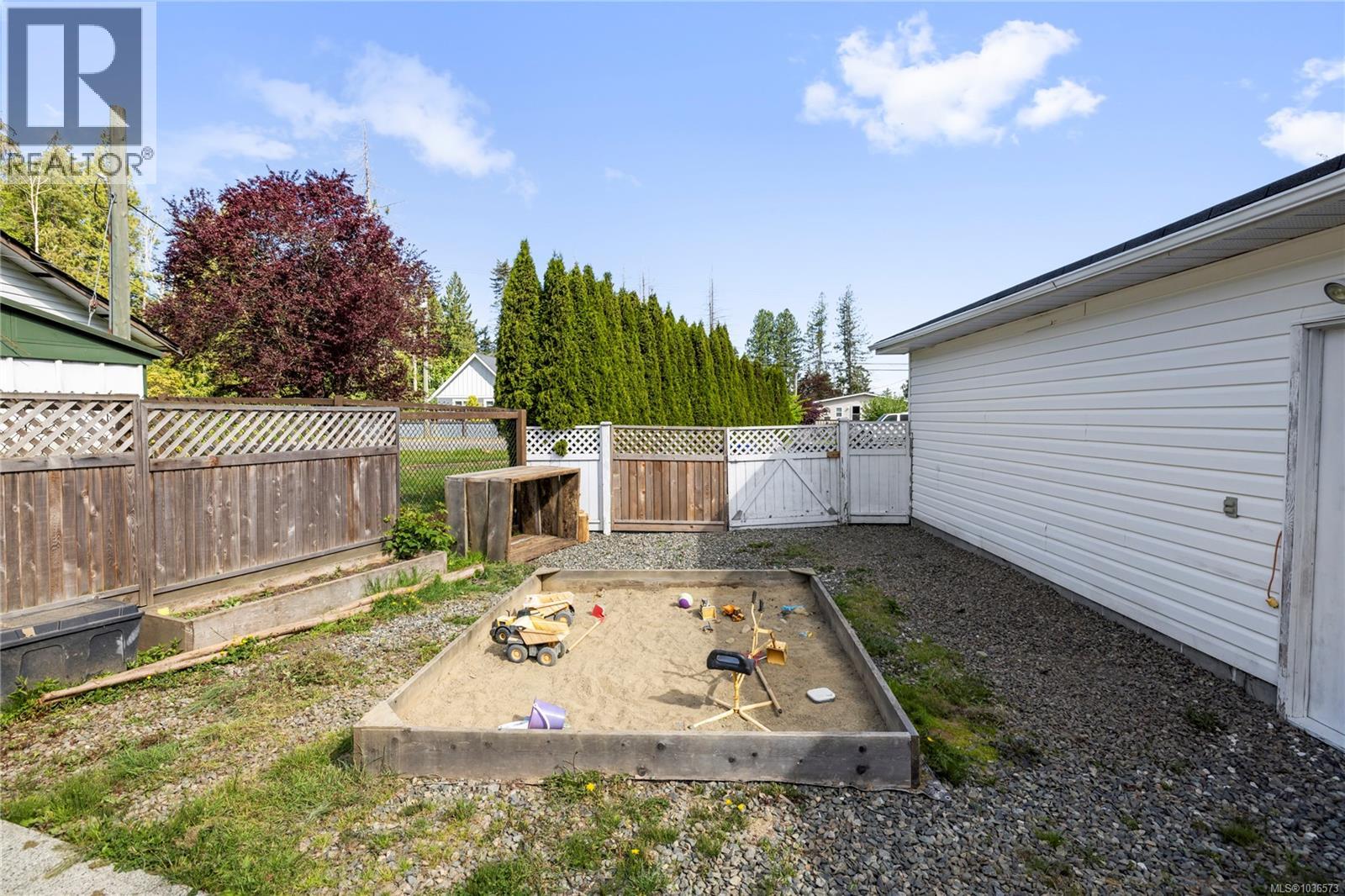 661 Barclay Cres N - 53