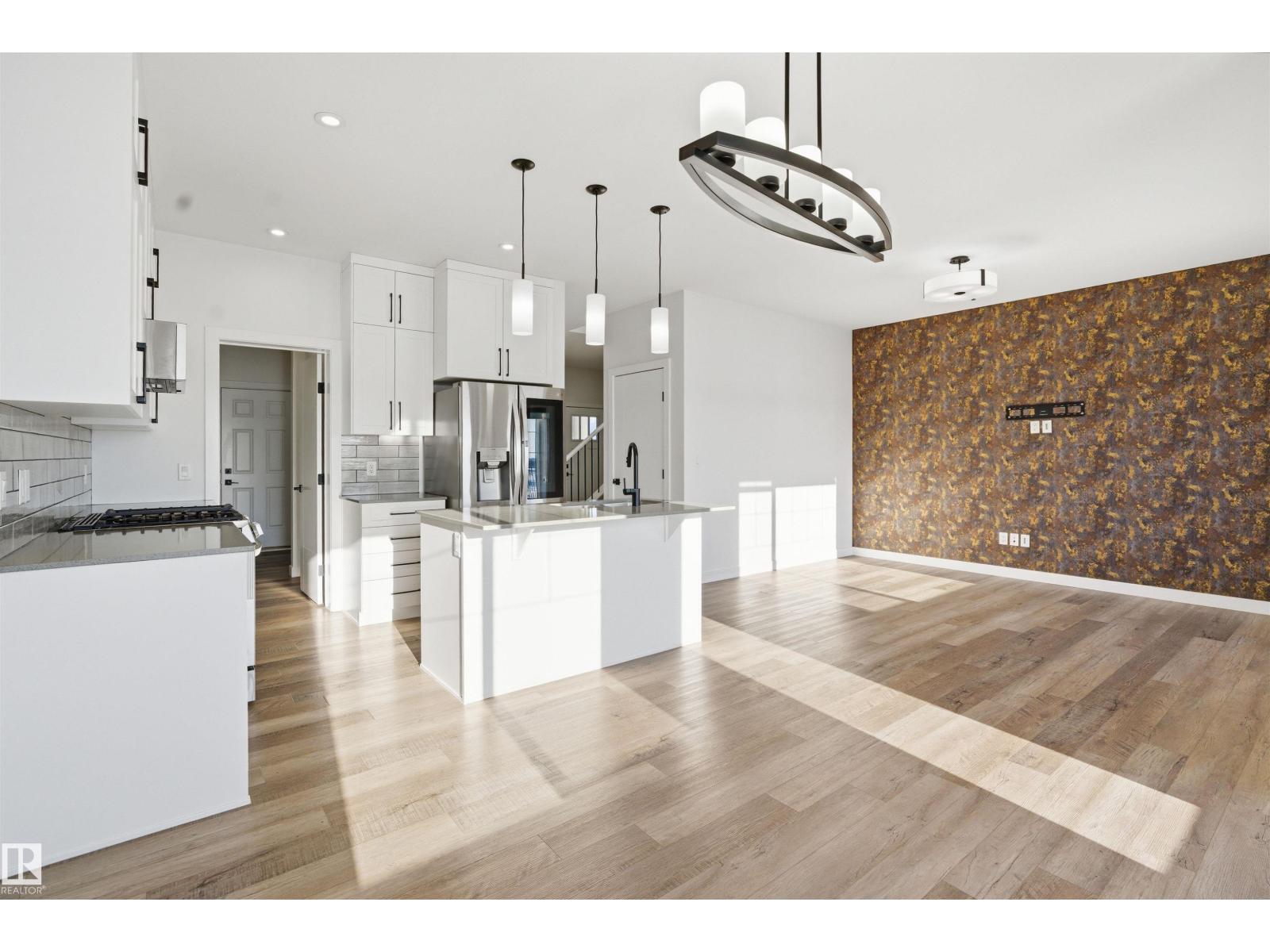 8624 223 ST NW - 10