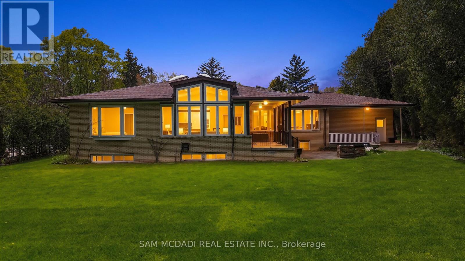 521 VANESSA CRESCENT - 33