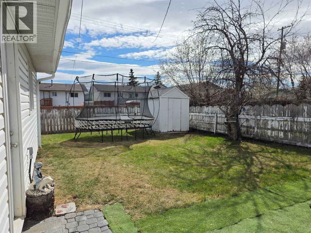 9307 104 Avenue - 7