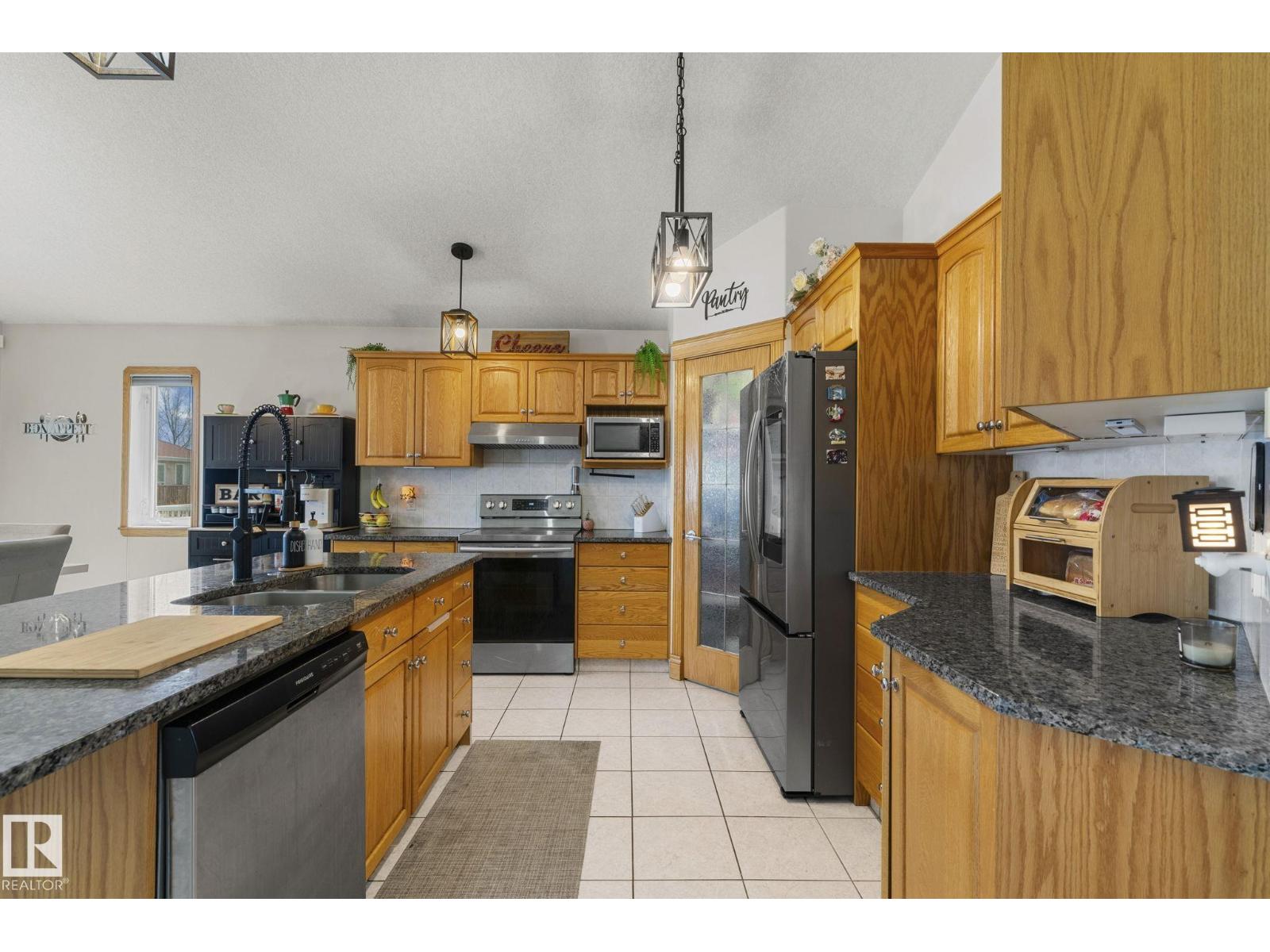16513 67A ST NW, Edmonton