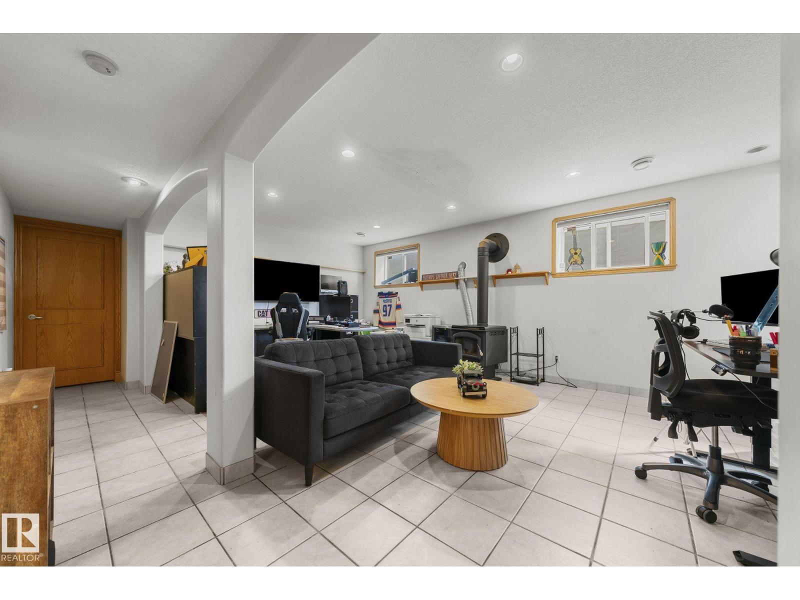 16513 67A ST NW, Edmonton